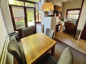 Kitchen Diner- click for photo gallery